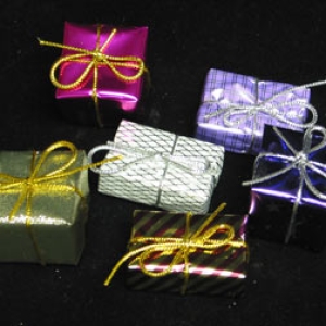 Large Fancy Wrapped Presents 1 1/2″- 2″ 24 CT