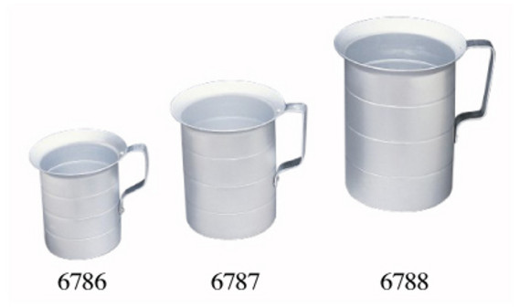 4 Quart Metal Measuring Cup