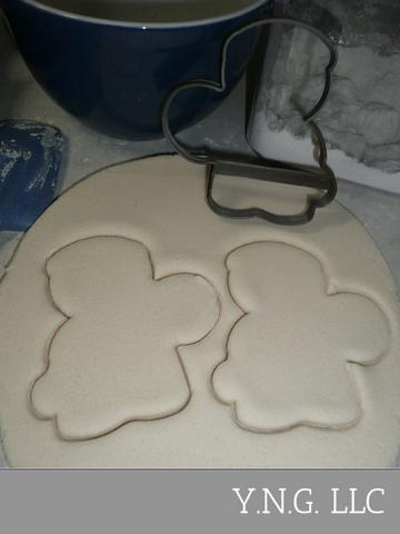Gingerbread with Candy Cane Cookie Cutter - Image 2