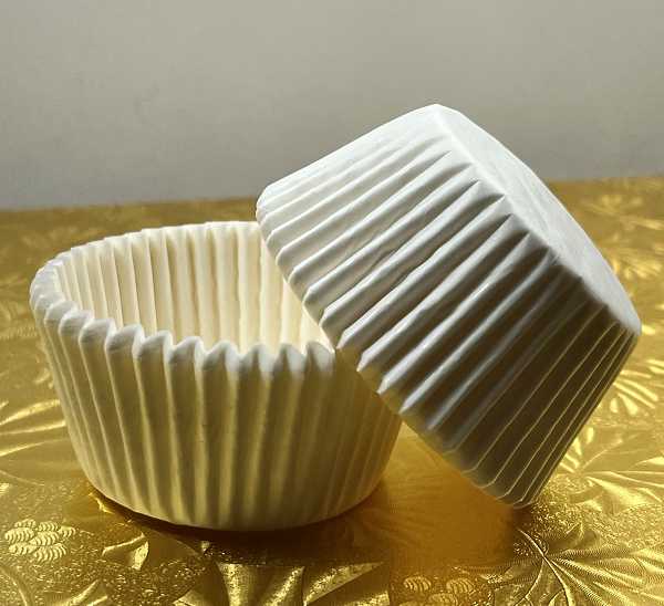 Baking Cup WHITE 2" B x 1 1/4" W 500 CT