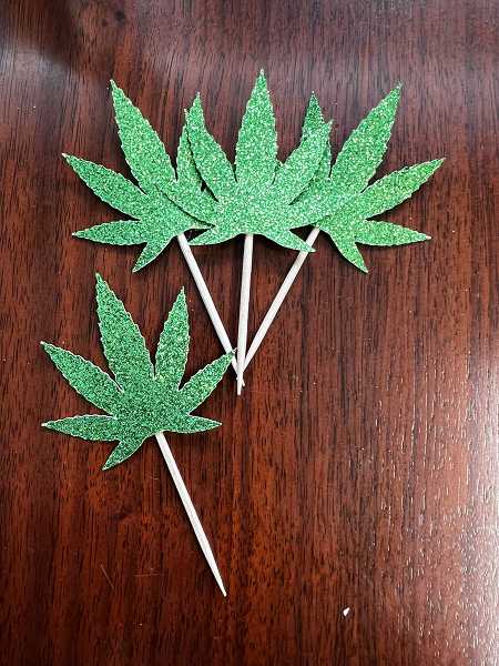 Pot Leaf (Marijuana) Cupcake Picks 12 CT