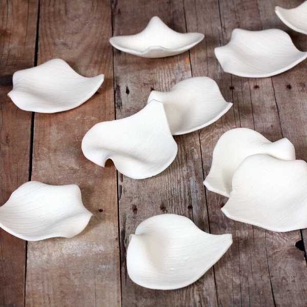 Rose Petals White 1.25" 36 CT