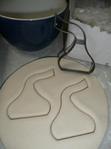 Kiss Cookie Cutter - Image 2